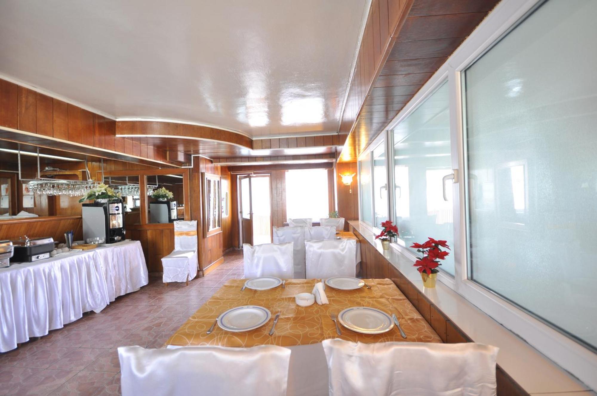 Hotel Dobrogea Constanţa Restaurant foto